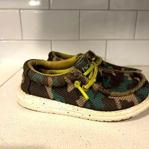 Little Boys Hey Dude, size 10